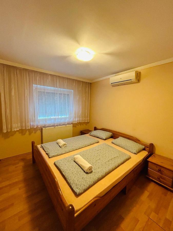 Вилла Rose Vip Apartman Хайдусобосло Экстерьер фото
